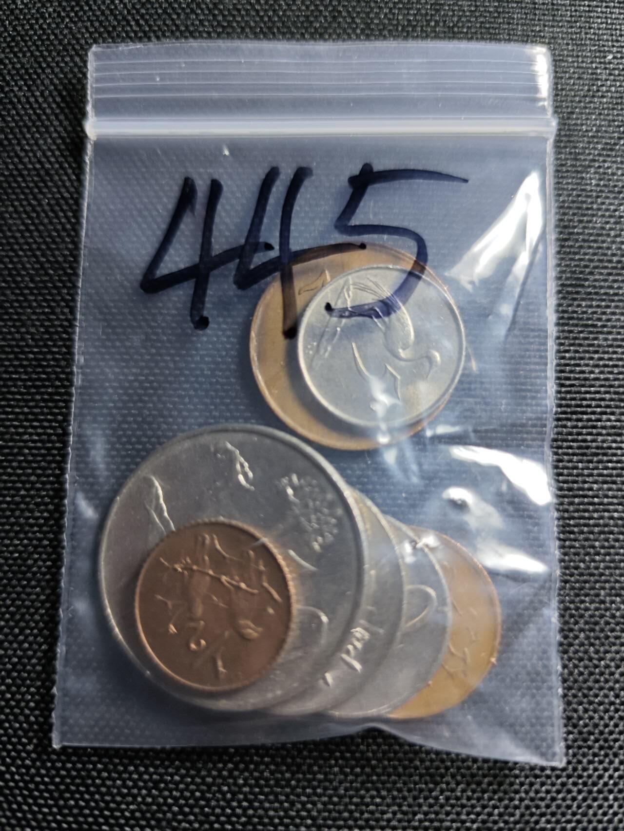 KK钱币收藏小铺   套币专场 2月预留时间 周末发货  1976南非大小面值清年套 总统福歇