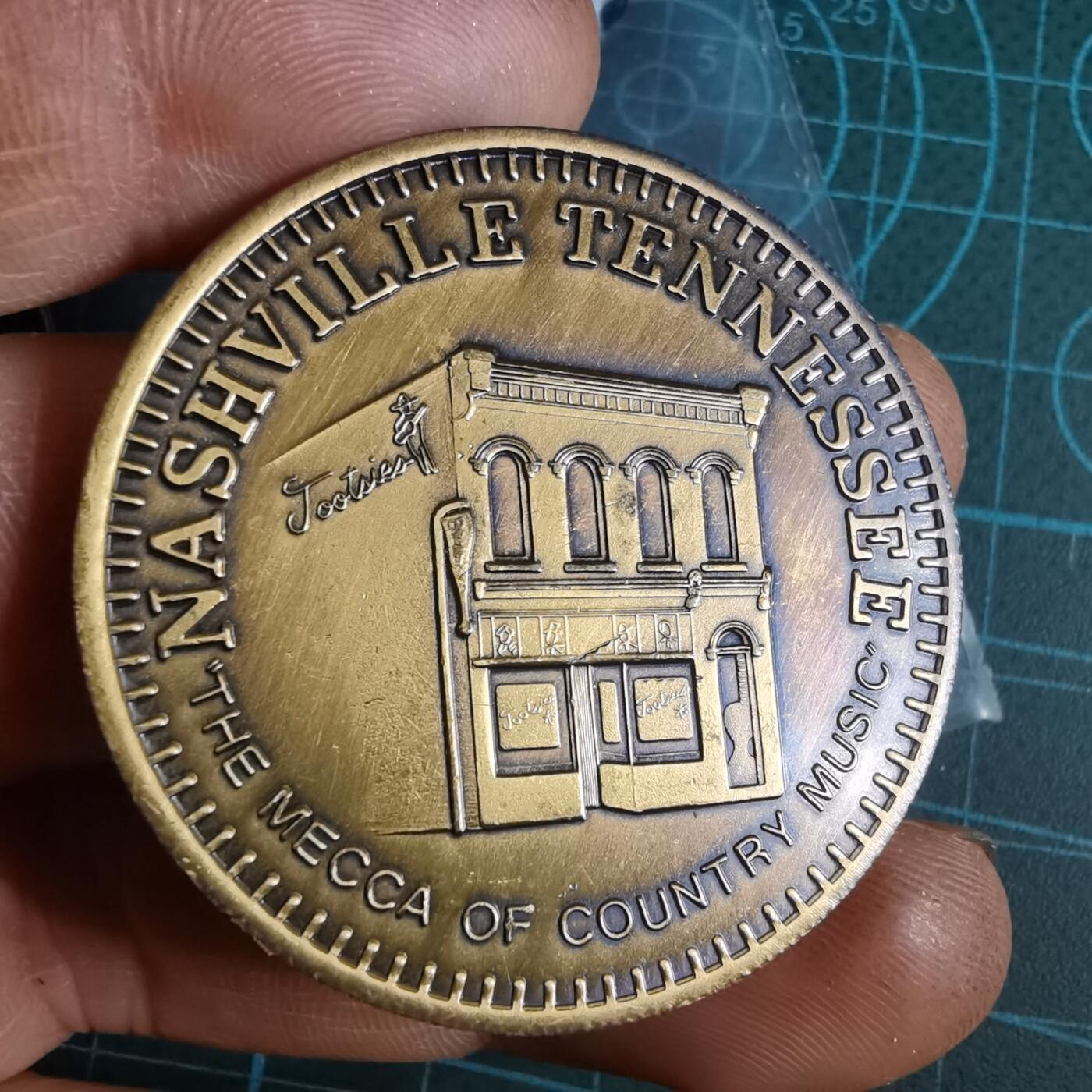 沼泽如烟--第1033场 美国田纳西州纳什维尔Tootsie's Orchid Lounge（图茨兰花酒廊）主题纪念币，并非流通货币，属于旅游纪念章