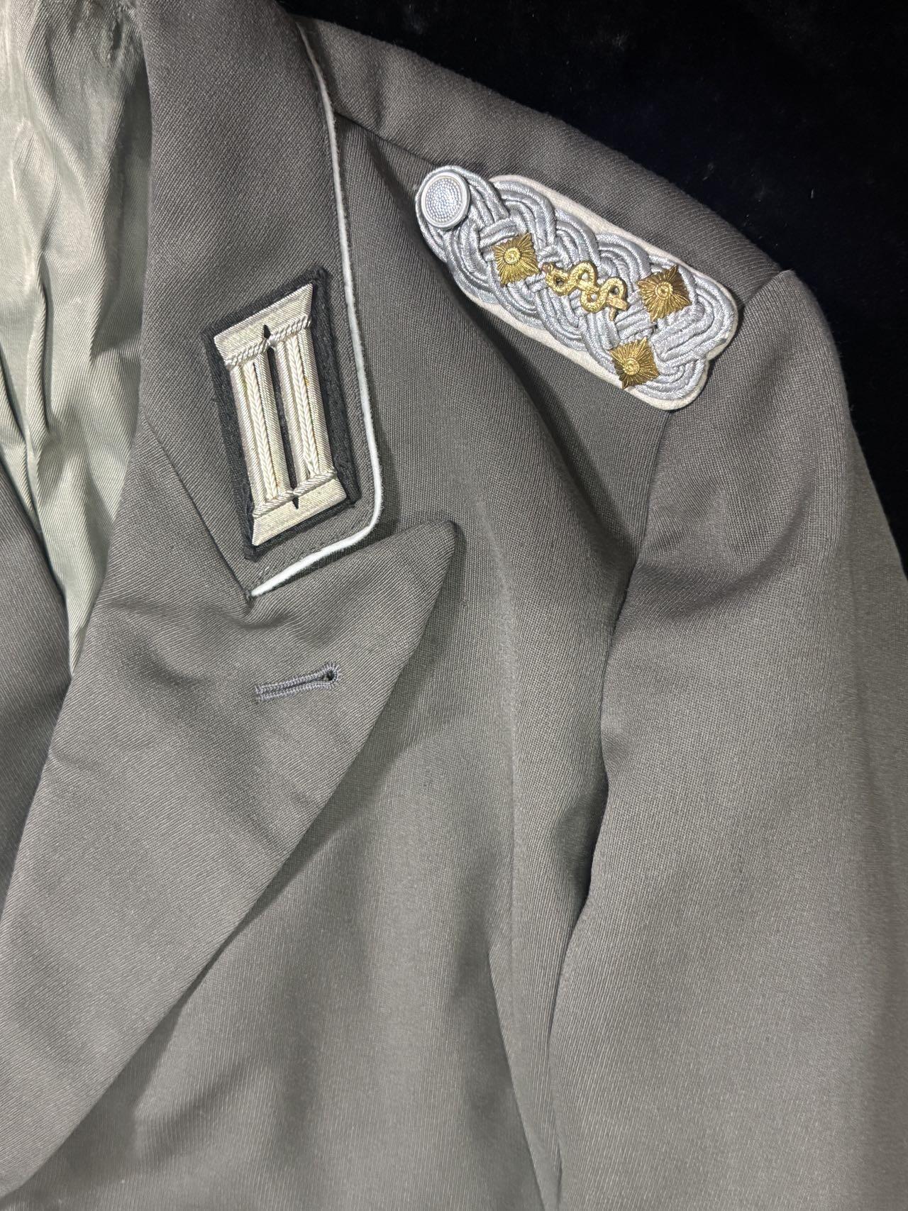 戎马世界章牌大赏，第112期 东德军服