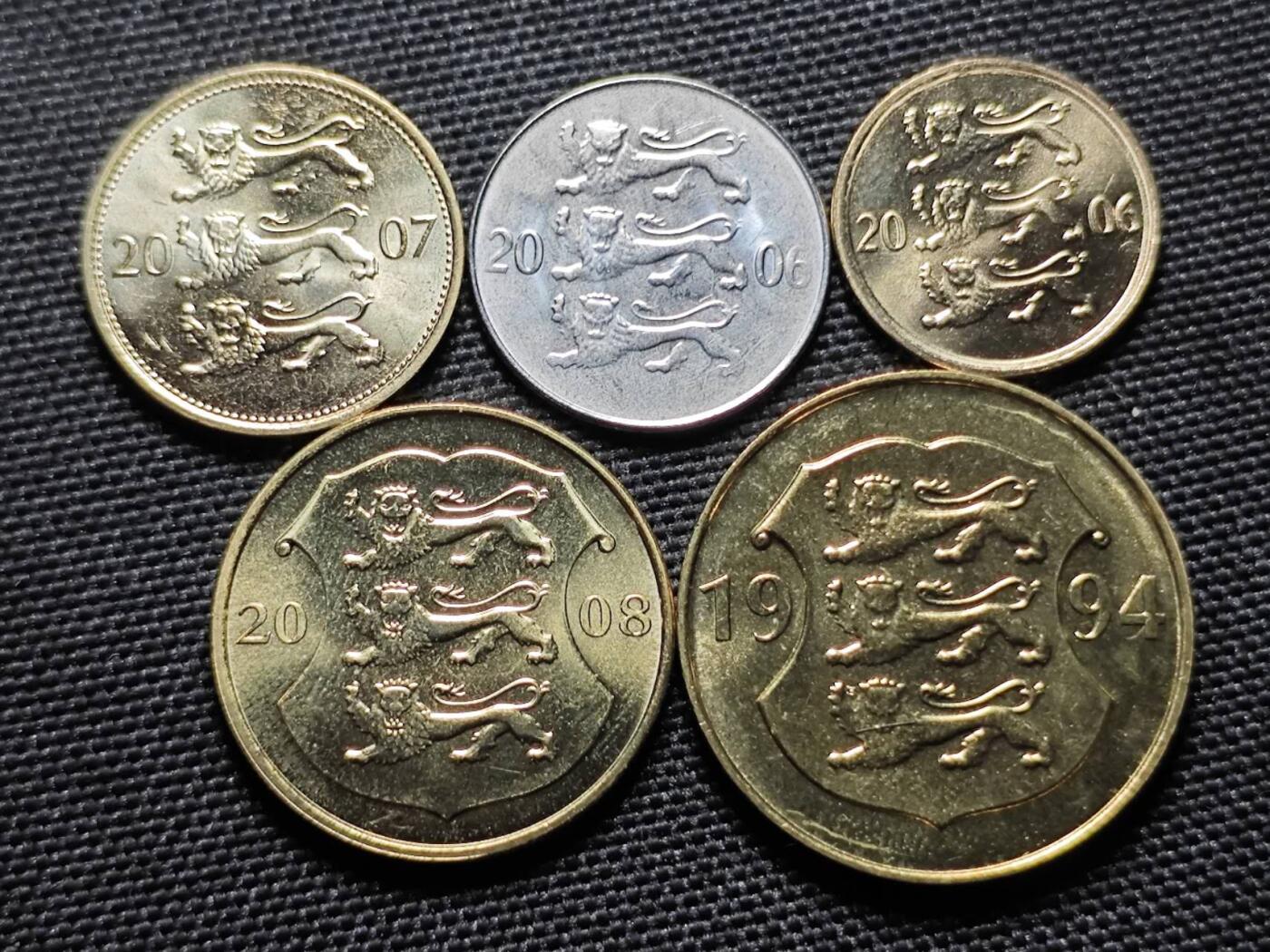 KK钱币收藏小铺   套币专场 2月预留时间 周末发货  爱沙尼亚大小面值一小套 好品