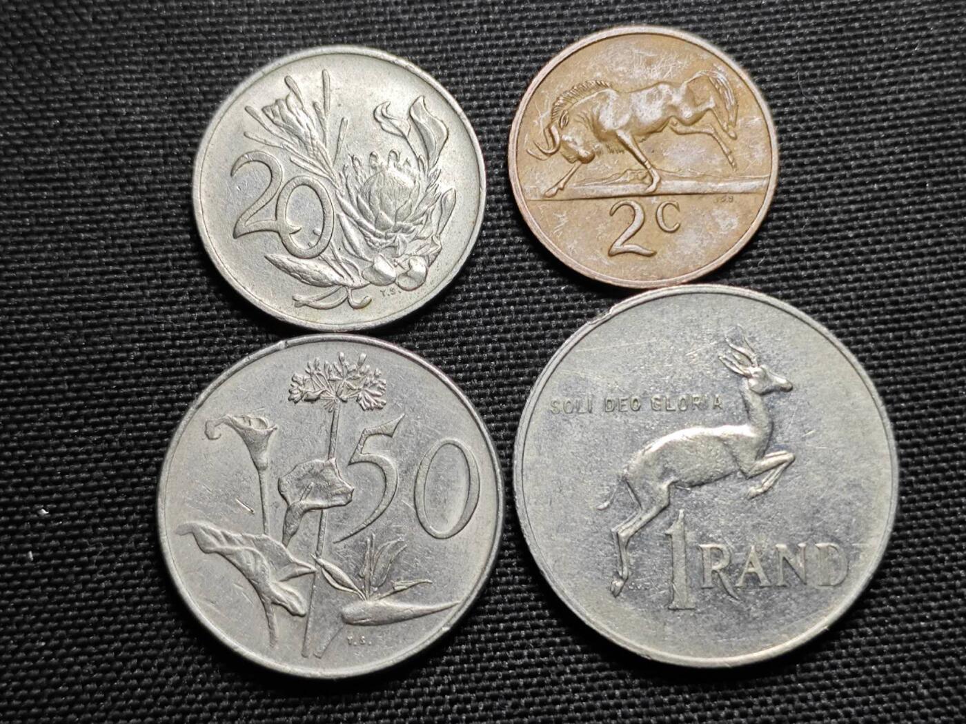 KK钱币收藏小铺   套币专场 2月预留时间 周末发货  1978南非4枚清年