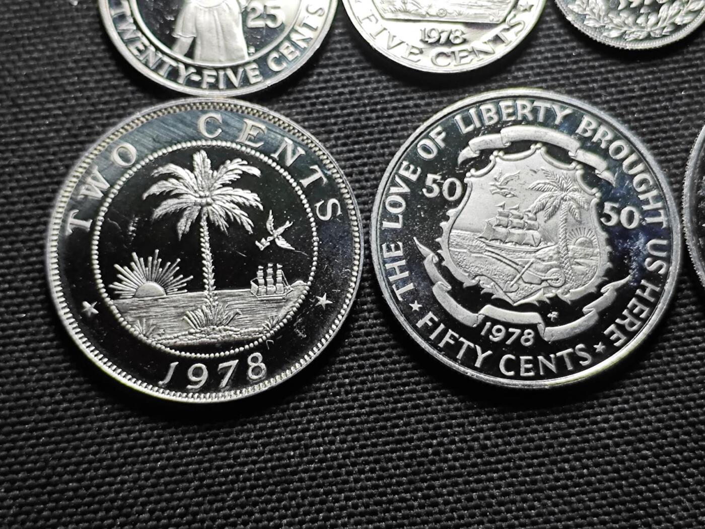 KK钱币收藏小铺   套币专场 2月预留时间 周末发货  1978利比里亚大小面值清年 精制套