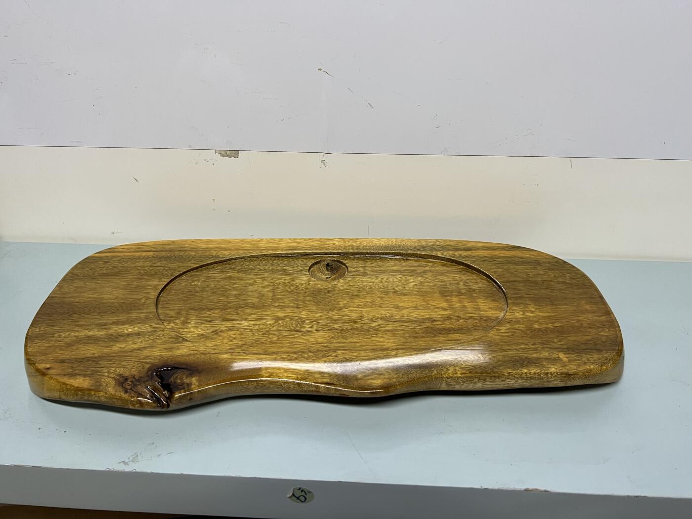 零元拍：金丝楠茶盘 金光闪闪。尺寸约：52.5/22.5/3CM。  