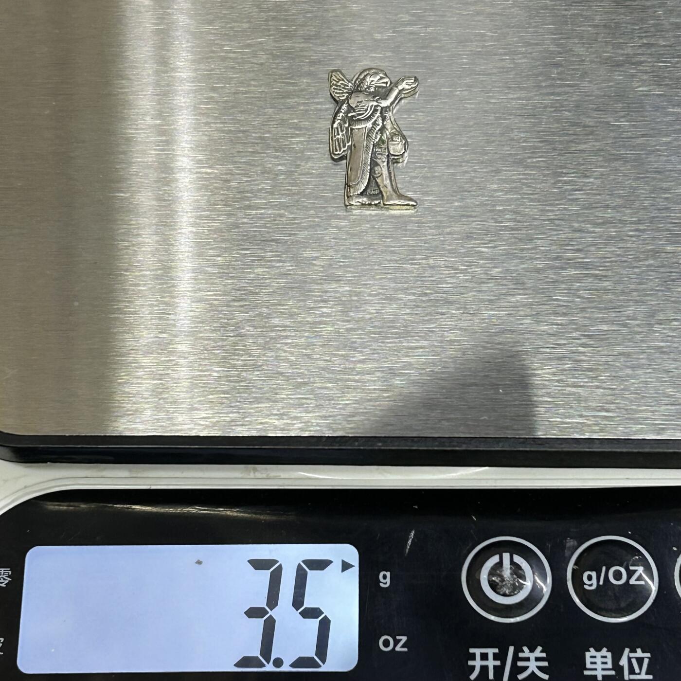 西秦中古拍卖第八十一期  海外回流 东方博物馆古埃及风格纯银饰品 有银标 重3.5克