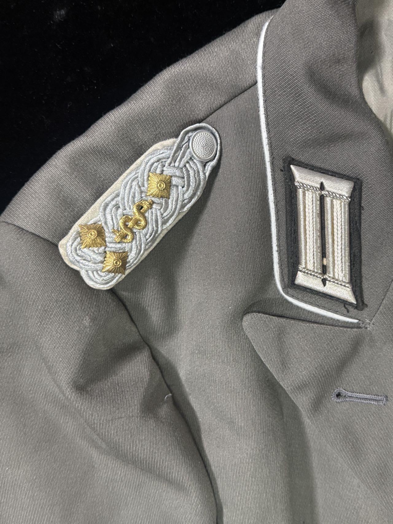 戎马世界章牌大赏，第112期 东德军服