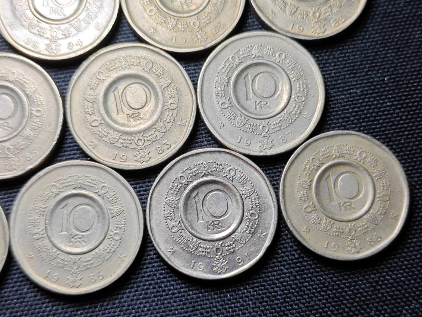 KK钱币收藏小铺   套币专场 2月预留时间 周末发货  挪威10克朗一组18枚 面值180克朗