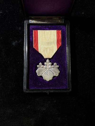 戎马世界章牌大赏，第112期 - 勋八等桐叶章