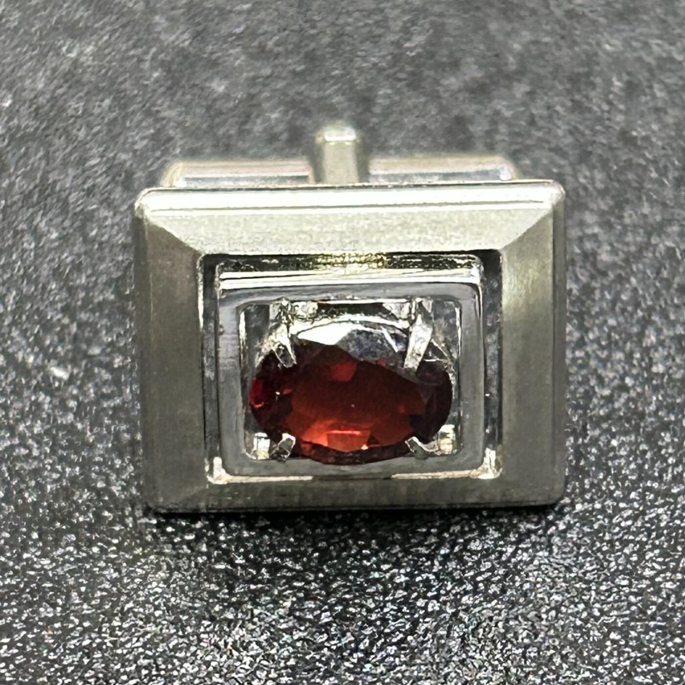 西秦中古拍卖第八十一期  海外回流纯银镶嵌袖扣 有银标 重6.2克