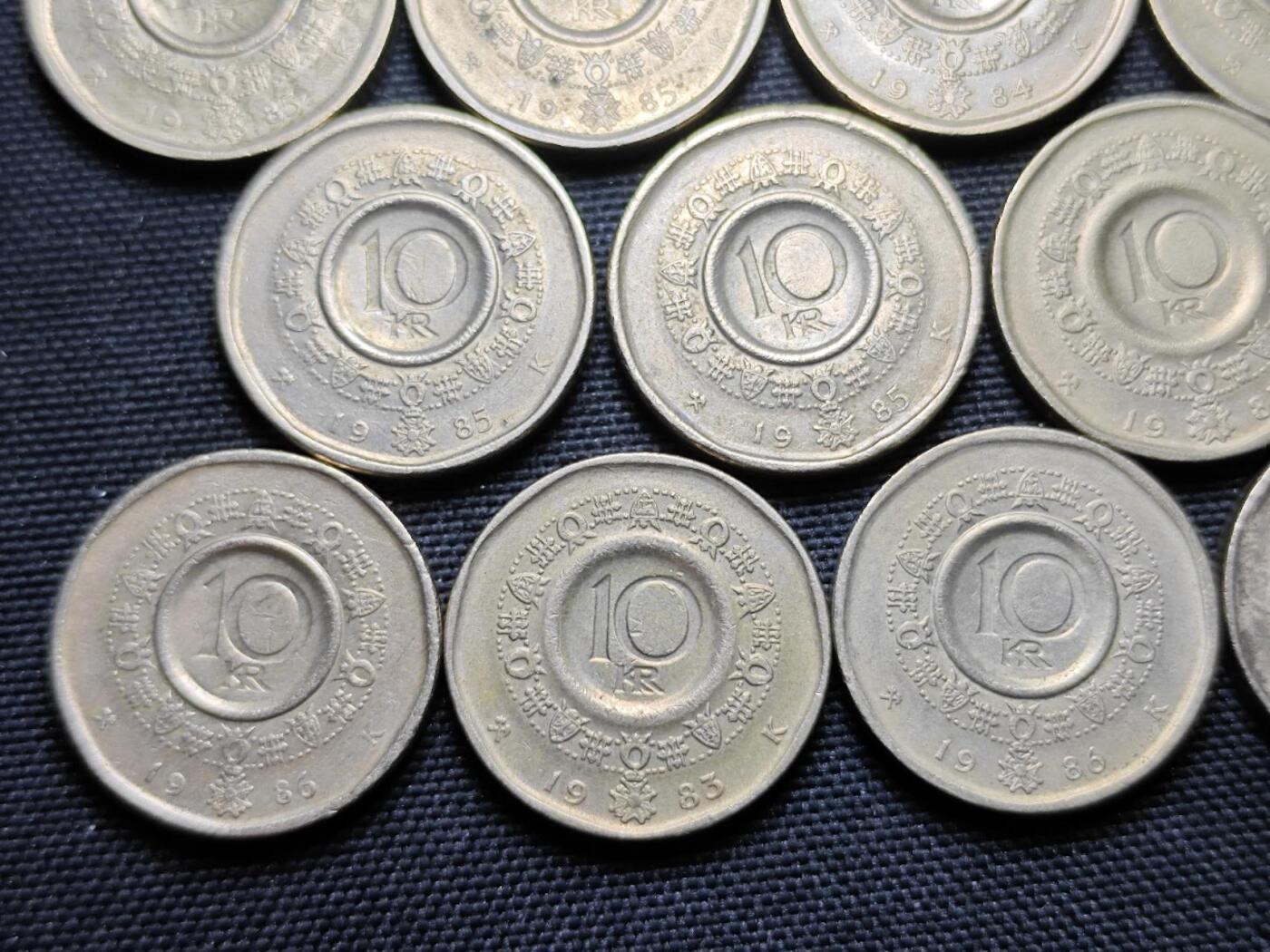 KK钱币收藏小铺   套币专场 2月预留时间 周末发货  挪威10克朗一组18枚 面值180克朗