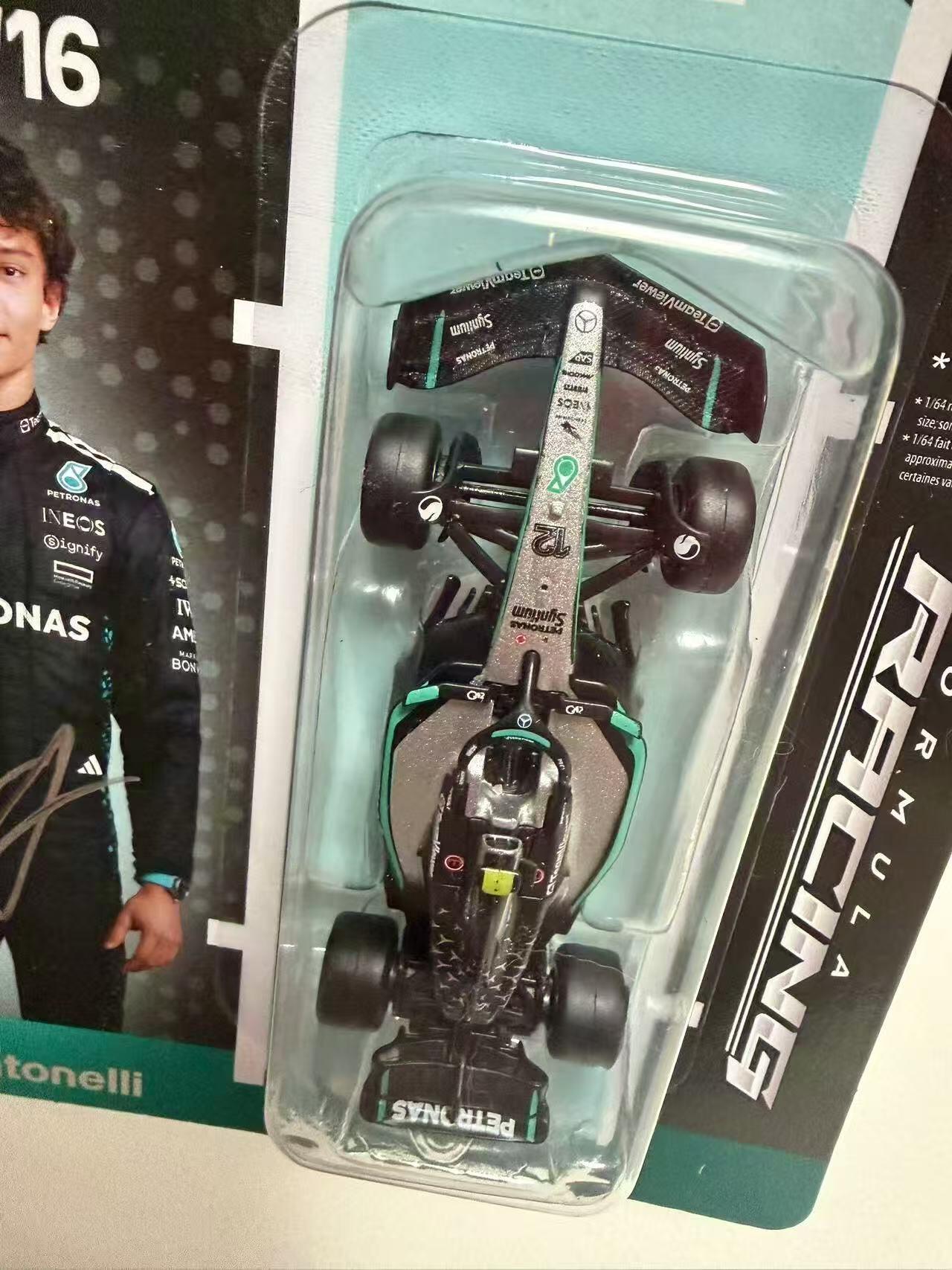 零元拍：银箭新星2026 F1上海站冠军🏆安德烈亚·基米·安东内利（Andrea Kimi Antonelli）亲签梅赛德斯AMG大马石油车队1:64  Mercedes-AMG F1 W16 E Performance赛车模型。（橘色胸卡媒体礼[得意]）