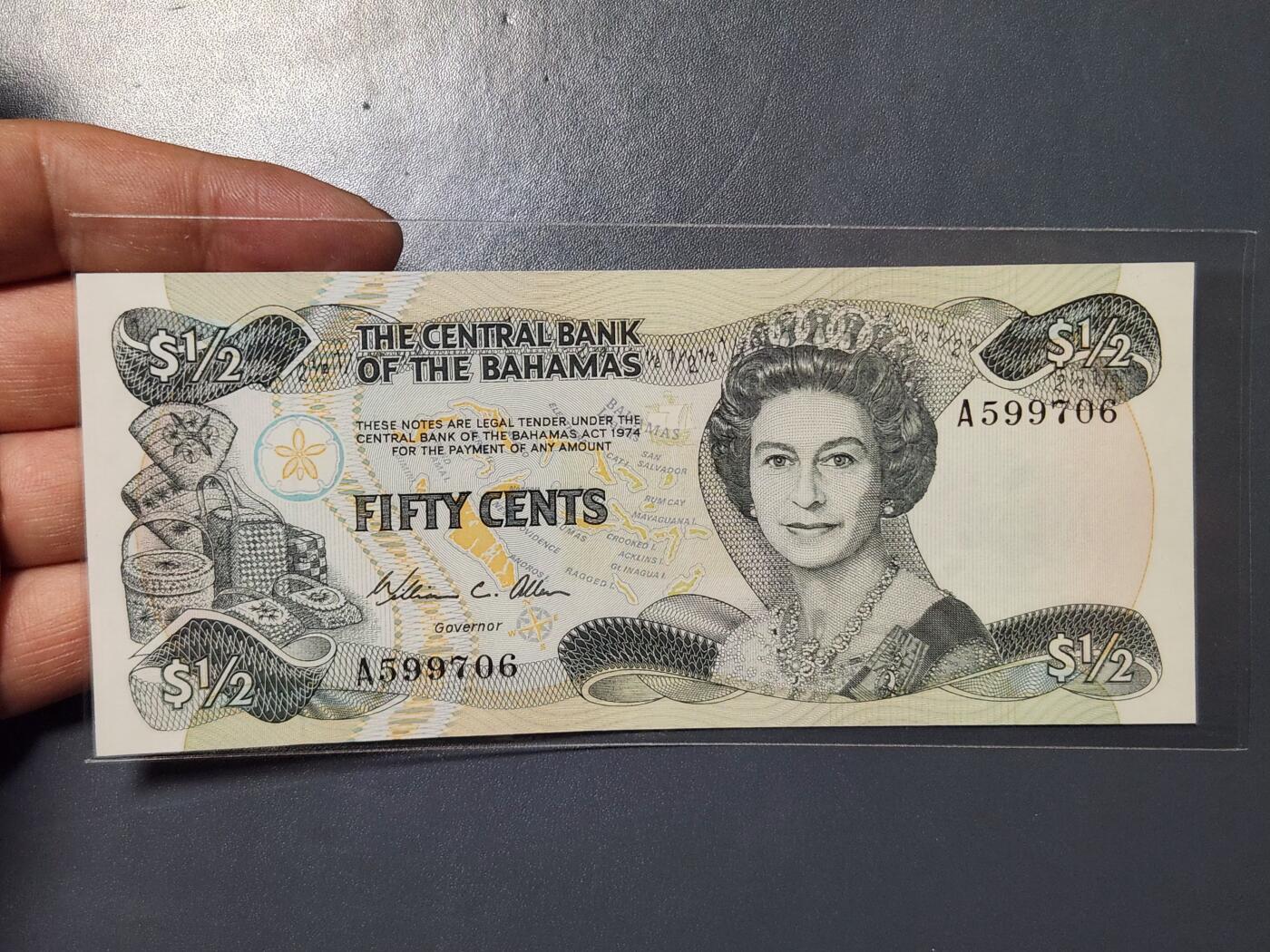 3月25号晚上8点 外国纸币自动截拍第45场 巴哈马1/2元纸币 1974年 首版 全新UNC 伊丽莎白女王 美洲钱币