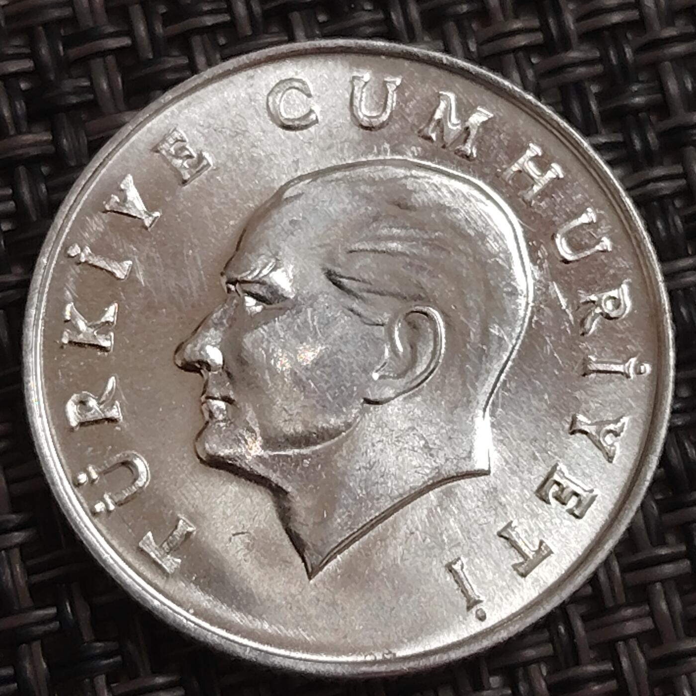 布加迪🐬～世界钱币(上海)🌾第 283 期 /  各国套币和散币 土耳其🇹🇷 1984年 10里拉