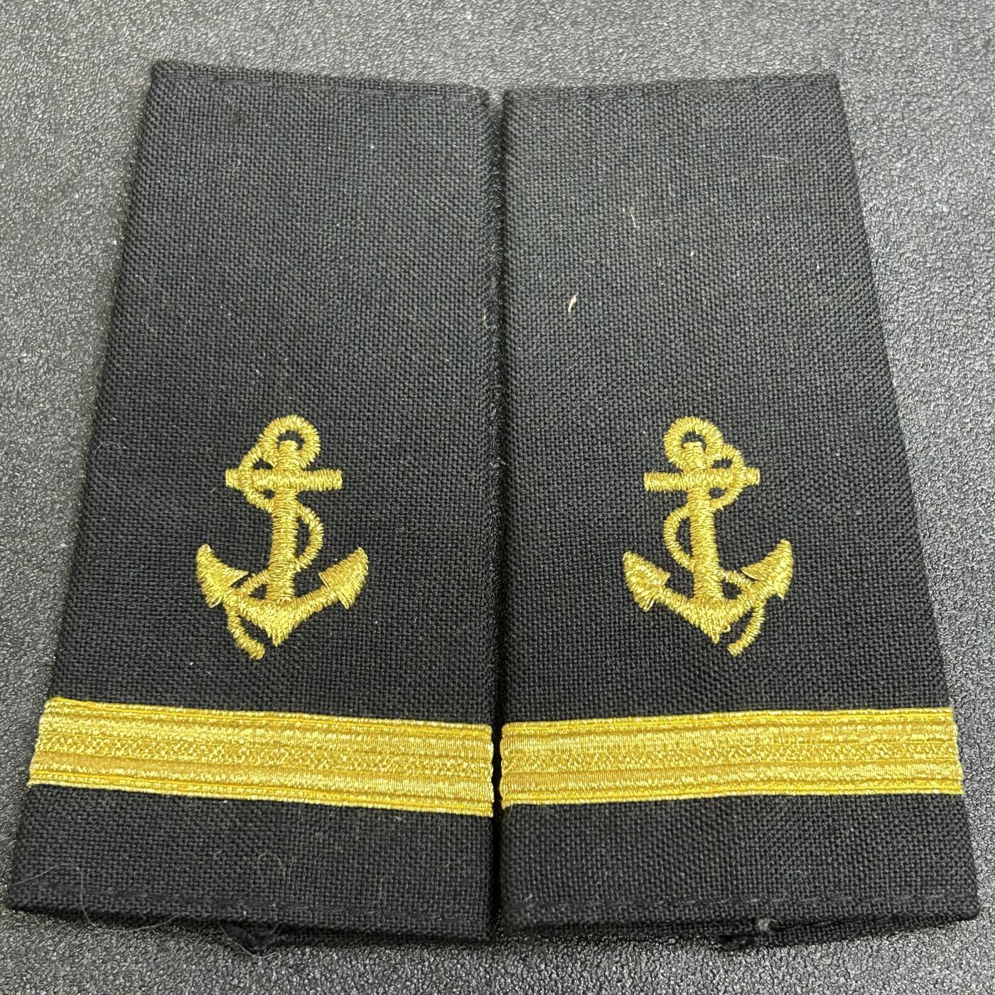 西秦中古拍卖第八十一期  法国海军士官肩章