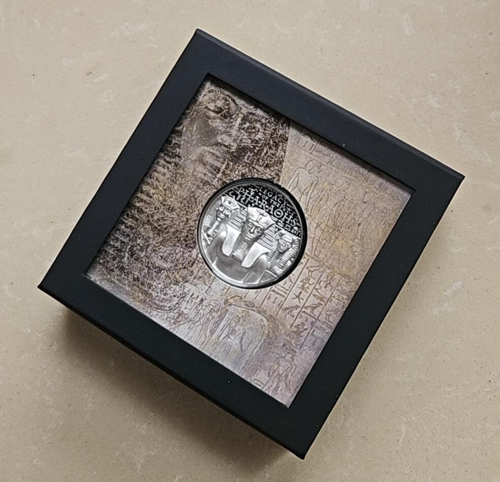 【币将精彩】世界钱币拍卖（2026-4-1） 库克2022年法老吉萨金字塔高浮雕1盎司精制银币带证书包装