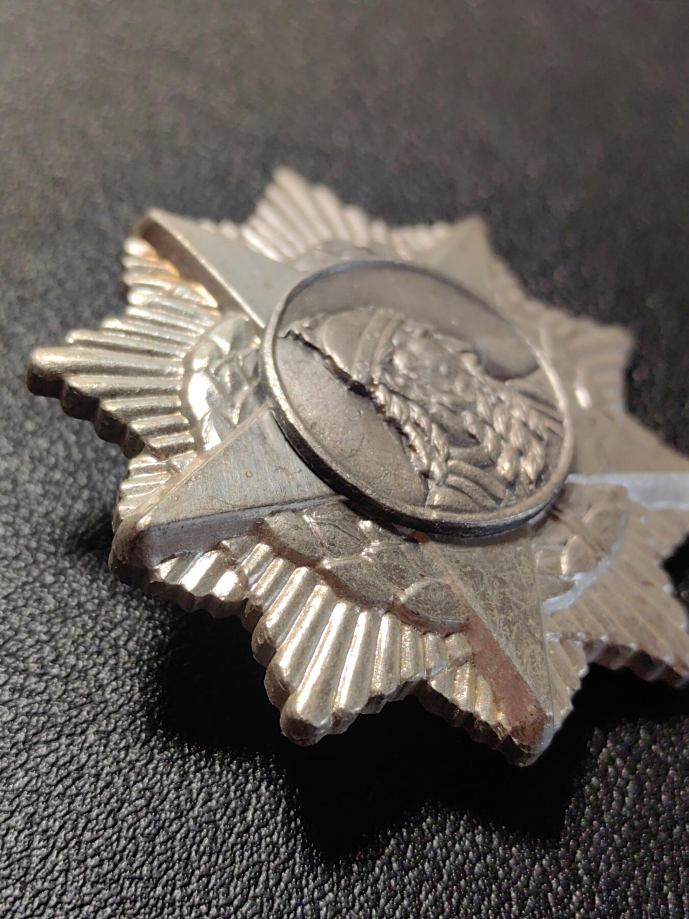 靖甫拍卖第七场 阿尔巴尼亚三级斯堪德培勋章 东德代工转轮版