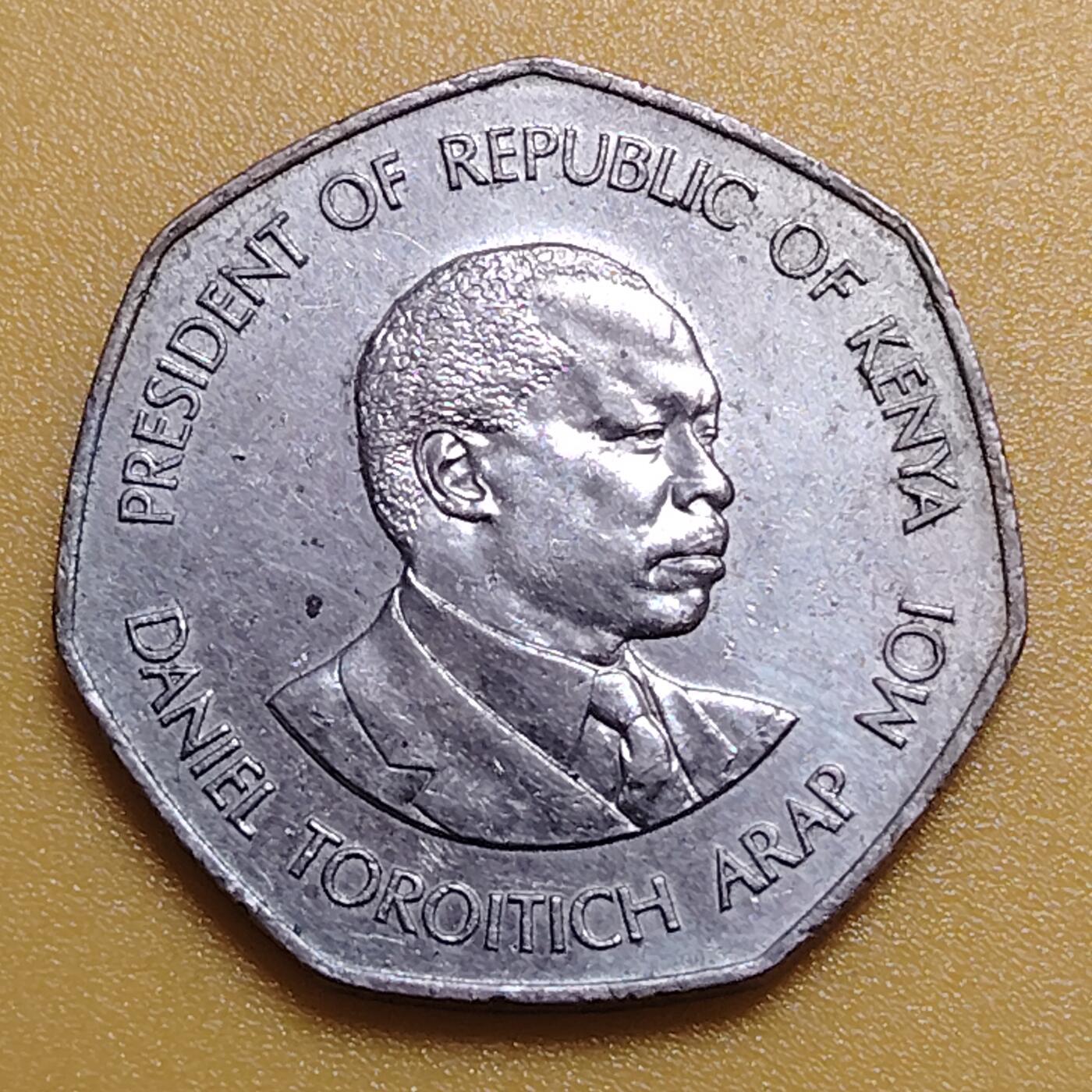 布加迪🐬～世界钱币(上海)🌾第 283 期 /  各国套币和散币