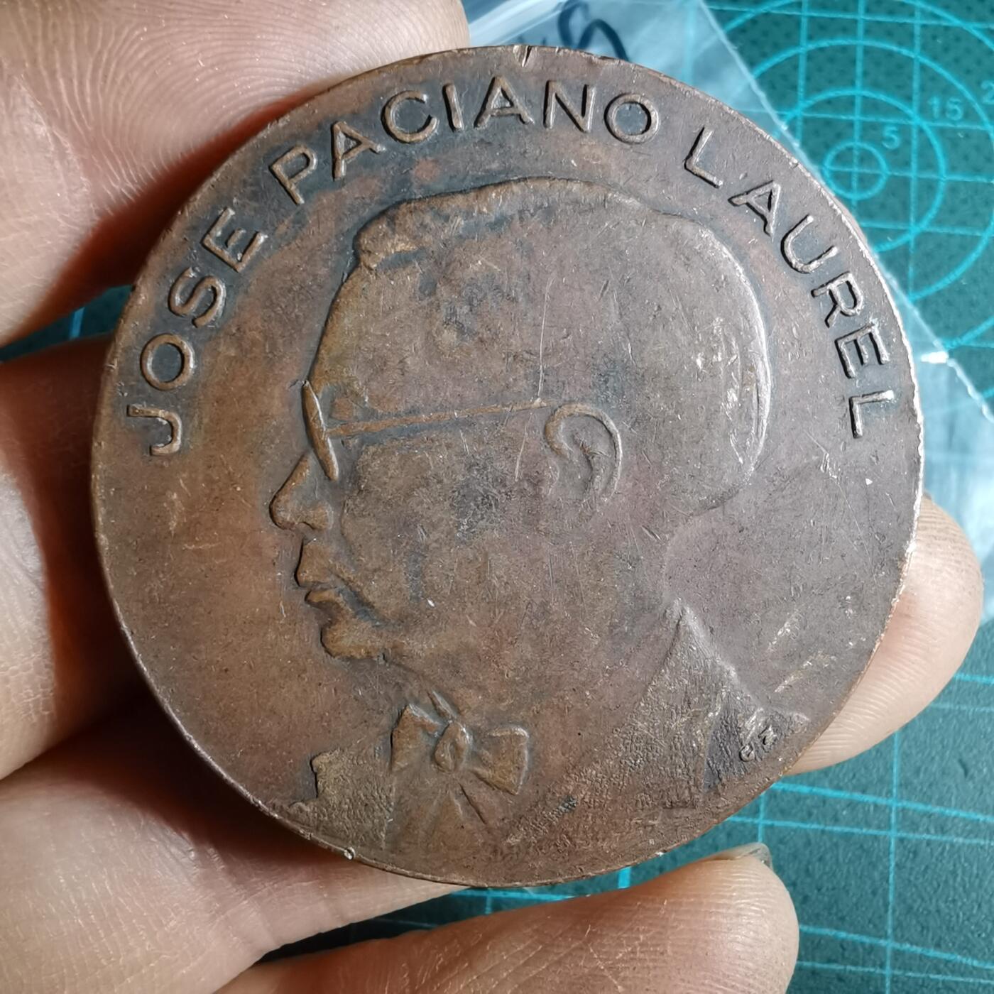 沼泽如烟--第1033场 人物纪念章