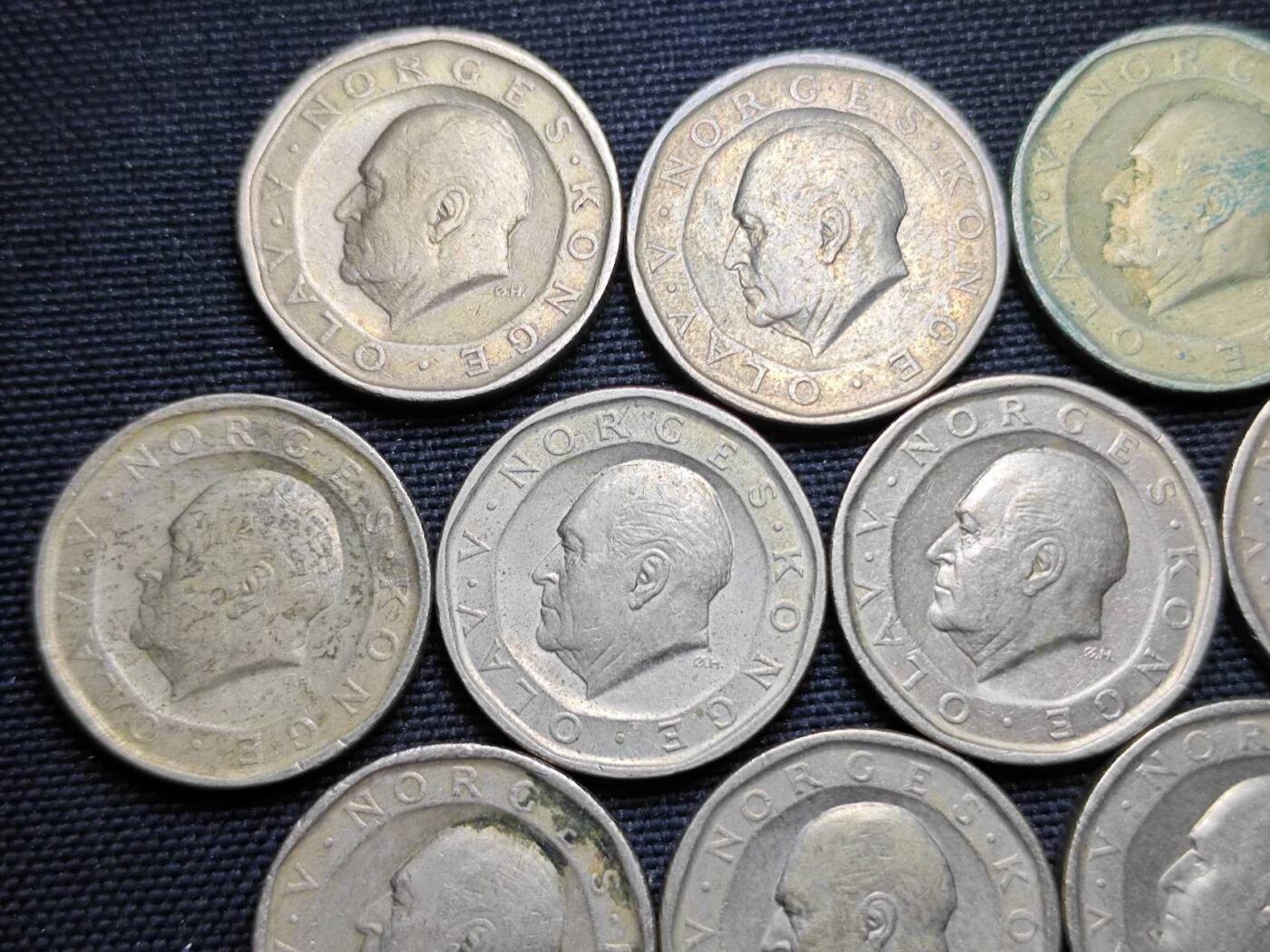 KK钱币收藏小铺   套币专场 2月预留时间 周末发货  挪威10克朗一组18枚 面值180克朗