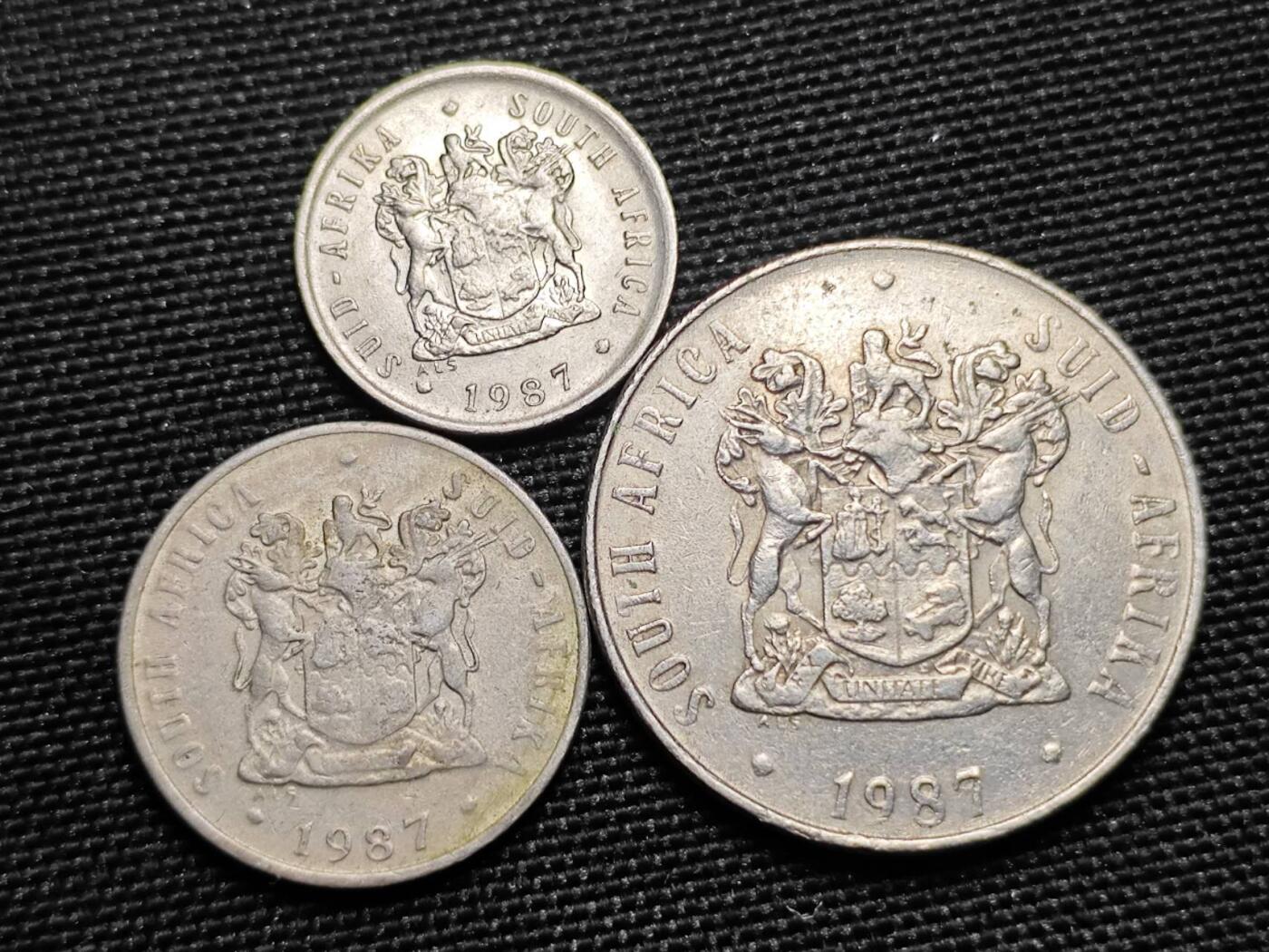 KK钱币收藏小铺   套币专场 2月预留时间 周末发货  1987南非3枚清年