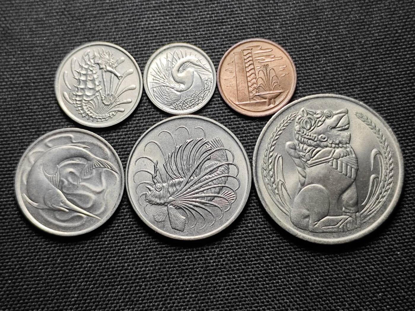 KK钱币收藏小铺   套币专场 2月预留时间 周末发货  1973新加坡动物版大小面值清年一套 好品