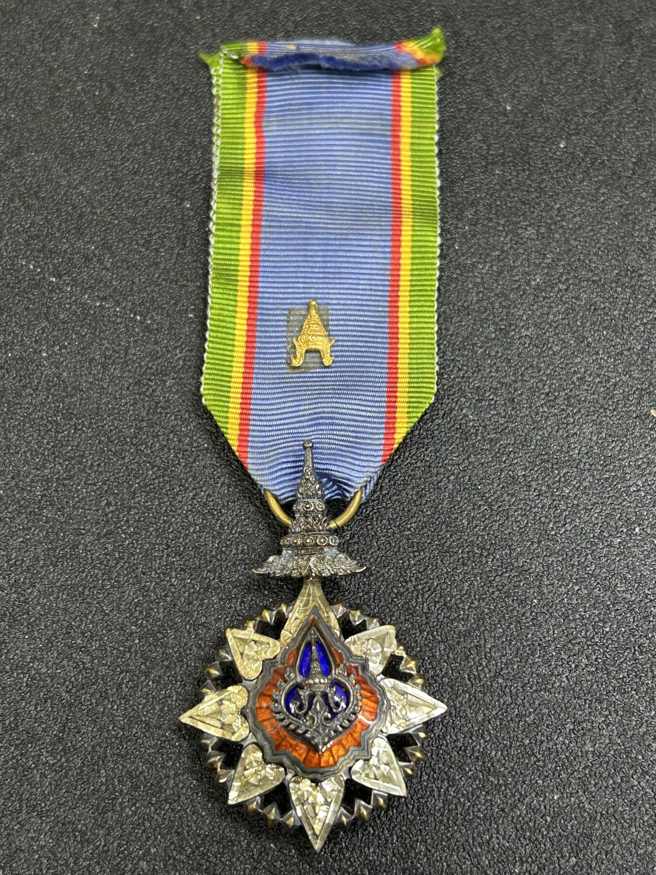 西秦中古拍卖第八十一期  泰国骑士级王冠勋章 银制 带银标