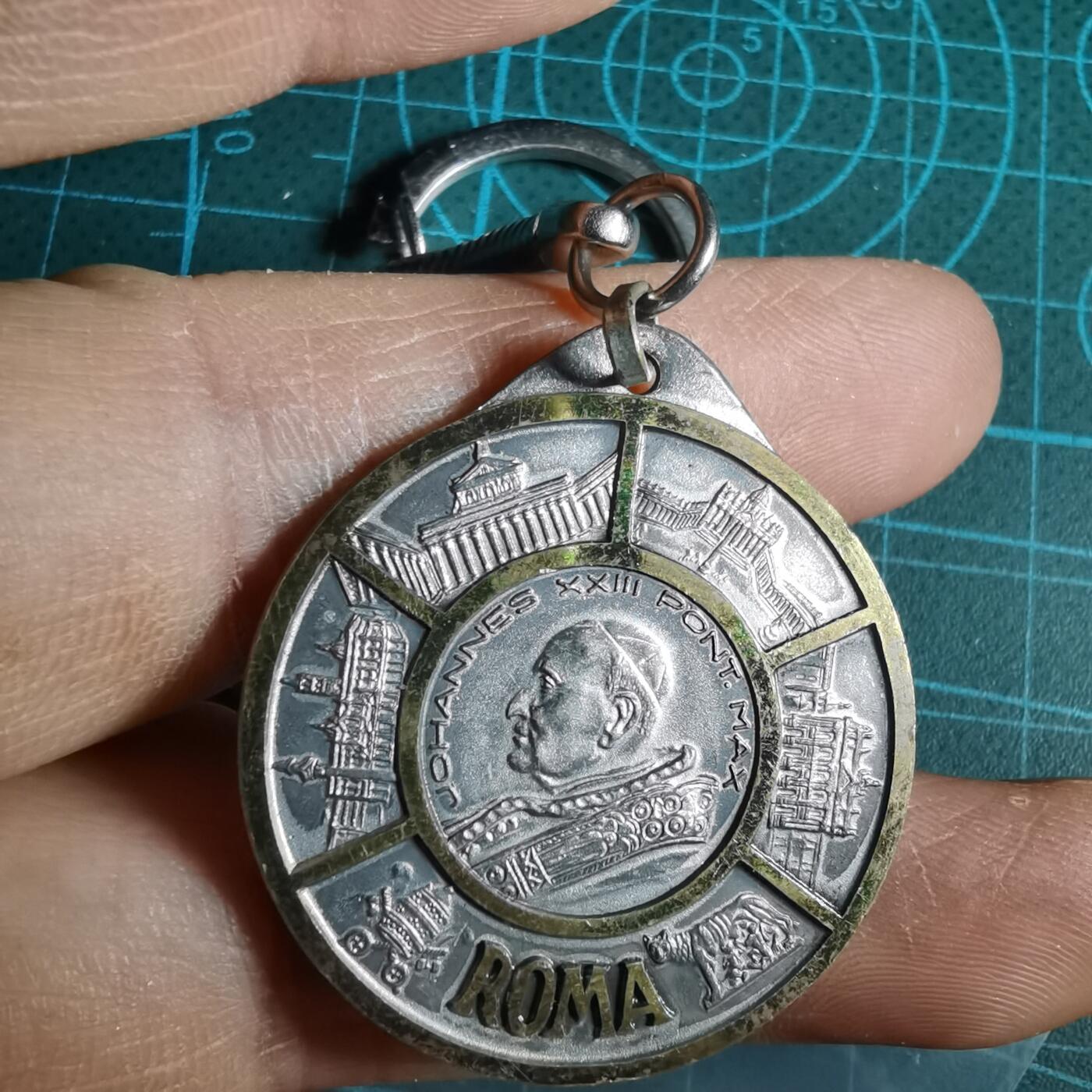 沼泽如烟--第1033场 梵蒂冈纪念章