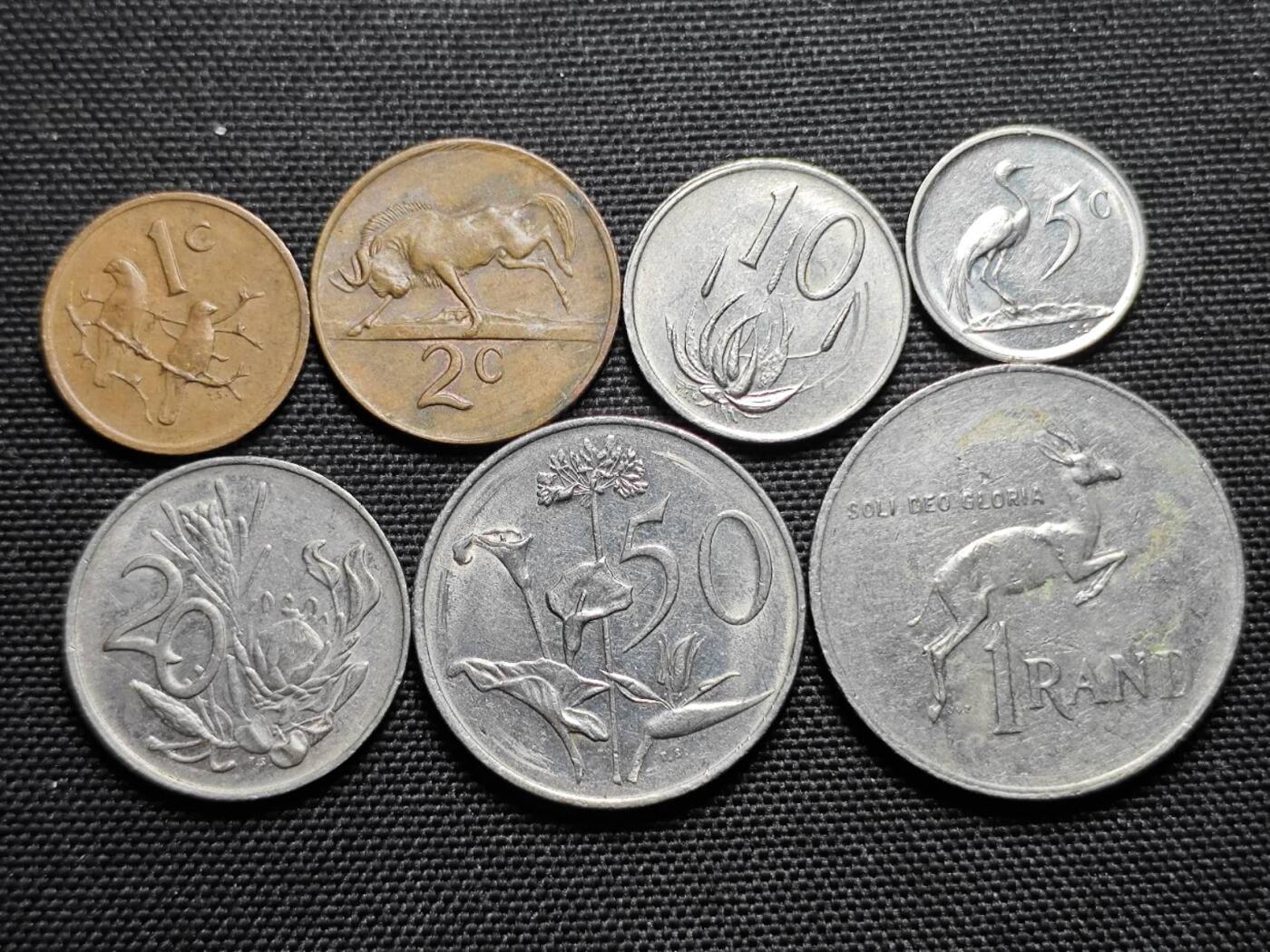 KK钱币收藏小铺   套币专场 2月预留时间 周末发货  1979南非大小面值清年套 总统迪德里希斯