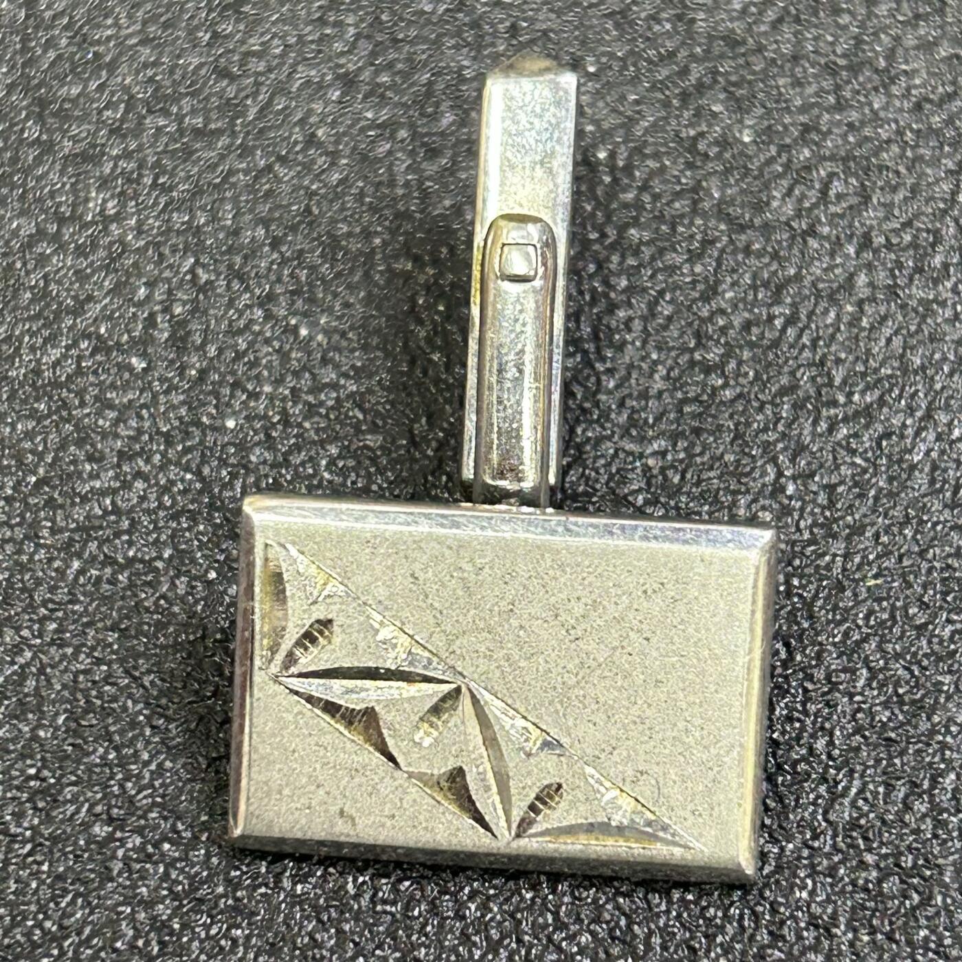 西秦中古拍卖第八十一期  海外回流纯银袖扣 有银标 重4.6克