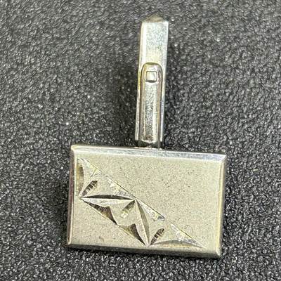 西秦中古拍卖第八十一期  - 海外回流纯银袖扣 有银标 重4.6克