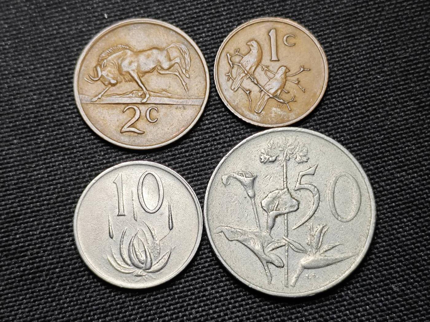 KK钱币收藏小铺   套币专场 2月预留时间 周末发货  1970南非4枚清年