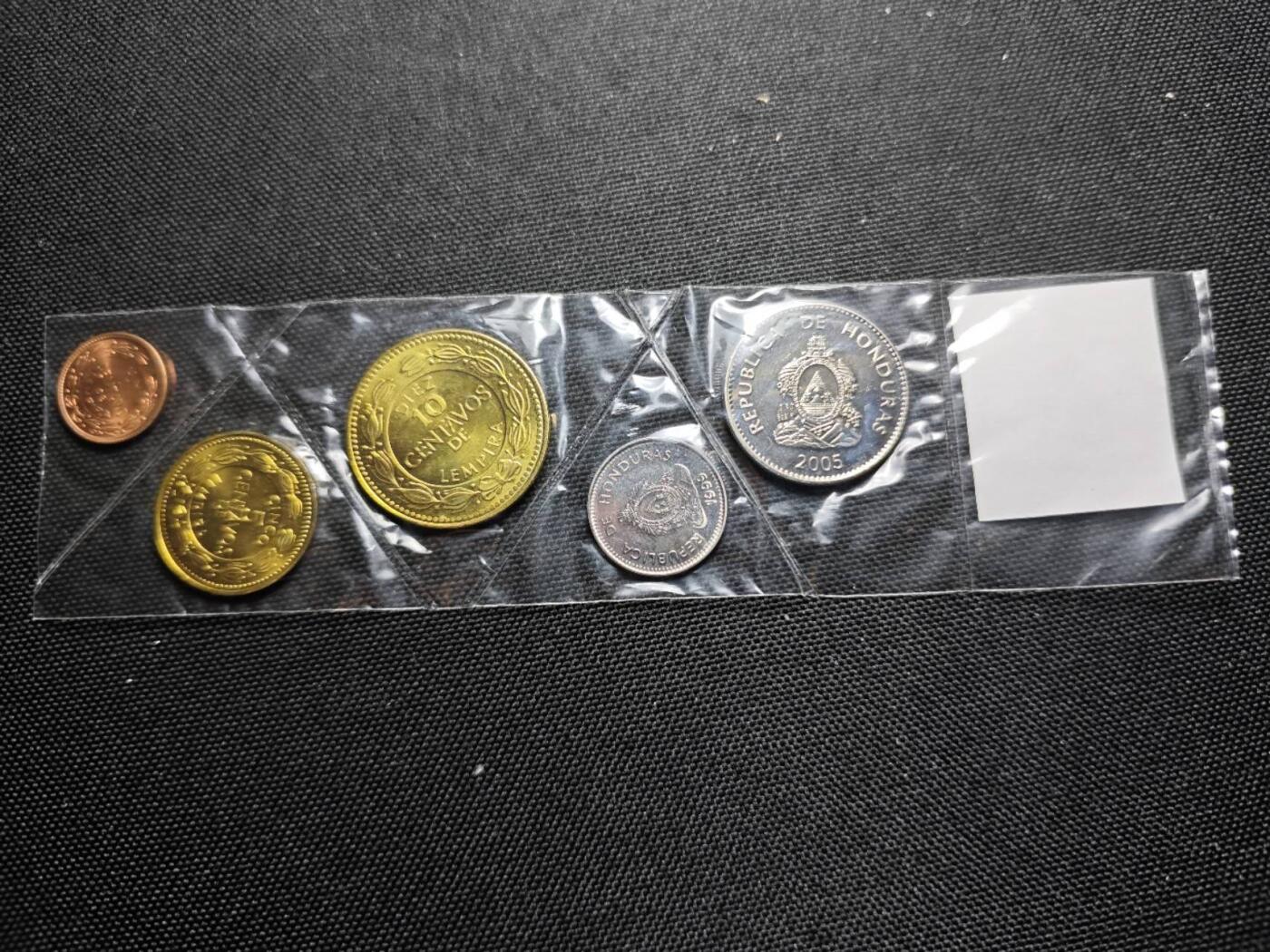 KK钱币收藏小铺   套币专场 2月预留时间 周末发货  洪都拉斯大小面值一组好品