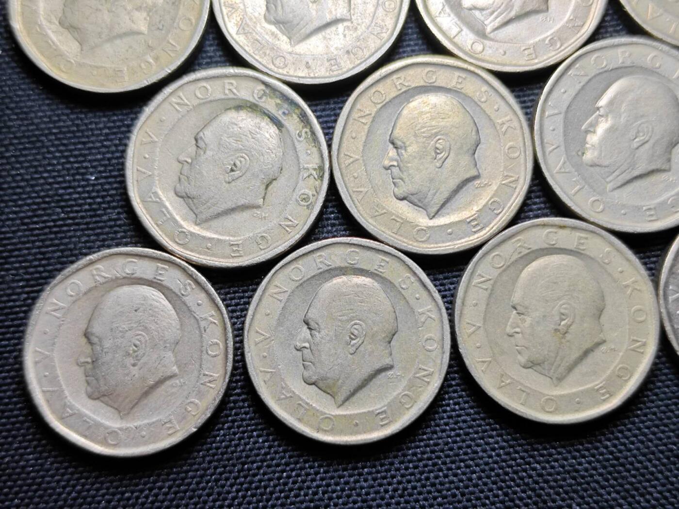 KK钱币收藏小铺   套币专场 2月预留时间 周末发货  挪威10克朗一组18枚 面值180克朗