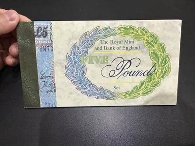 《外钞收藏家》第六百二十期（畅拍场）（长期征集拍品、欢迎藏友们联系合作） - 皇家造币厂与英格兰银行出品 E序列5英镑纸币+5镑28克 925银币一起