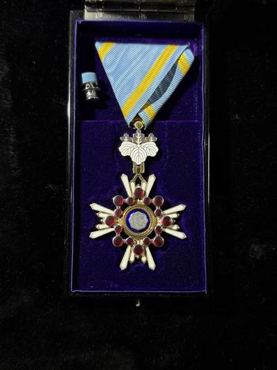 戎马世界章牌大赏，第112期 - 瑞宝双光章