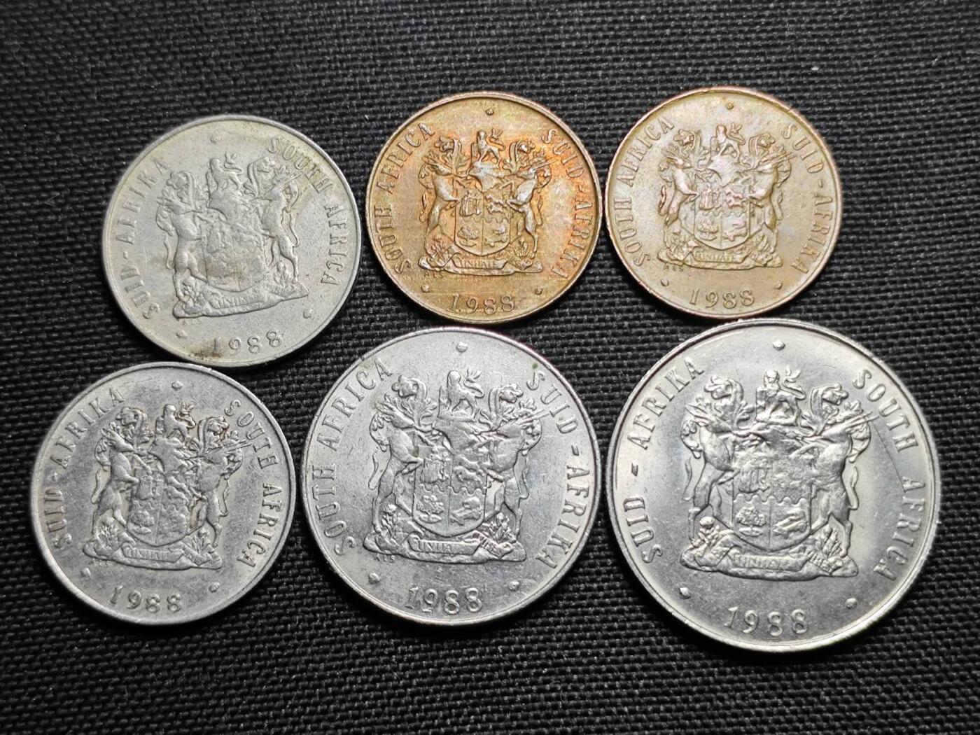 KK钱币收藏小铺   套币专场 2月预留时间 周末发货  1988南非清年6枚