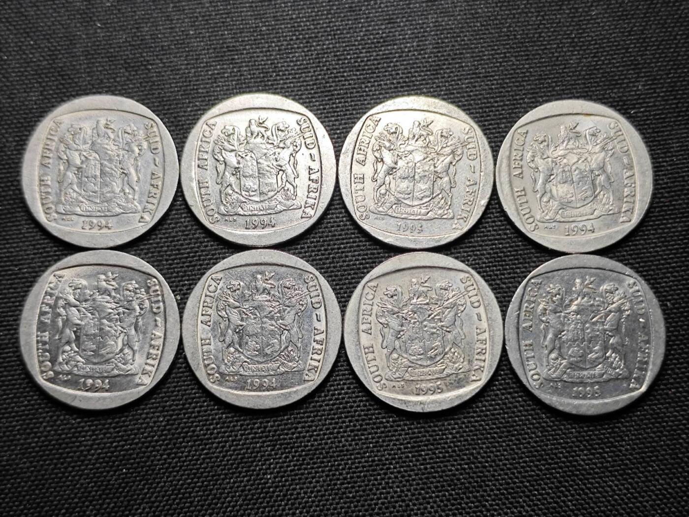 KK钱币收藏小铺   套币专场 2月预留时间 周末发货  南非5兰特一组8枚