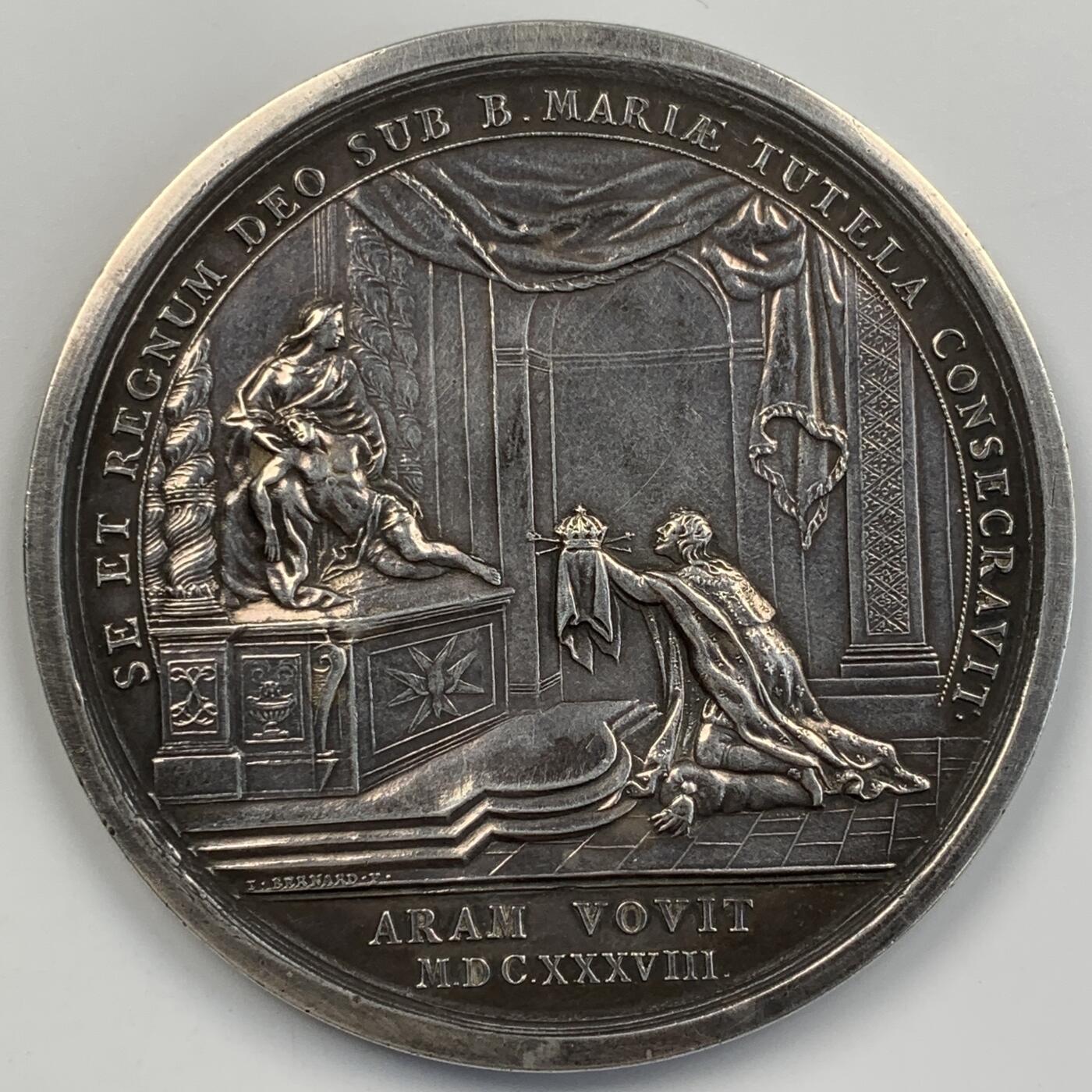 掌中浮雕-藏着的欧洲第056场 弃标重拍（1638年）法国路易十三大银章，背面拉丁文：将自身与王国，在圣母玛丽亚的护佑下，奉献给上帝。古董级藏品，71mm，128.3g，丰饶角边铭