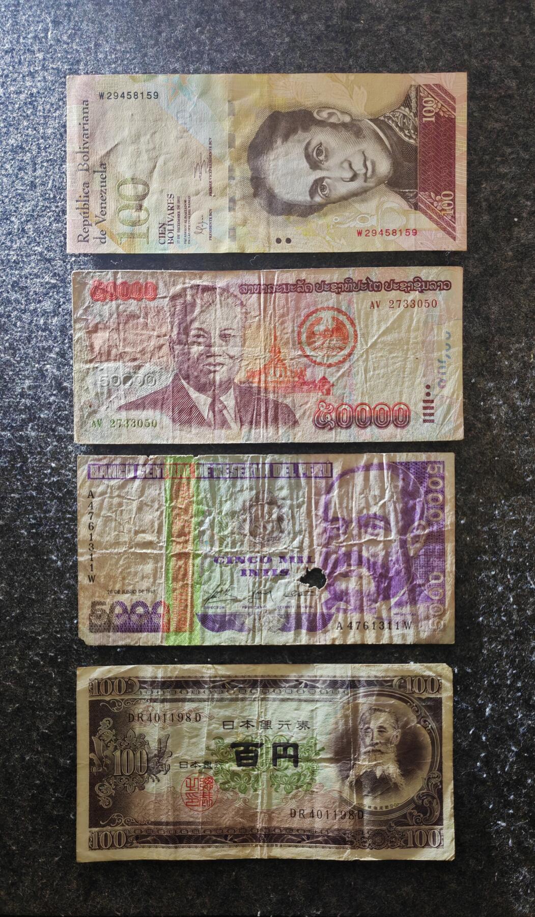 【礼羽收藏】🌏世界钱币拍卖第130期 (一组4张) 【旧票】秘鲁5000 + 委内瑞拉100 + 老挝50000 + 日本100