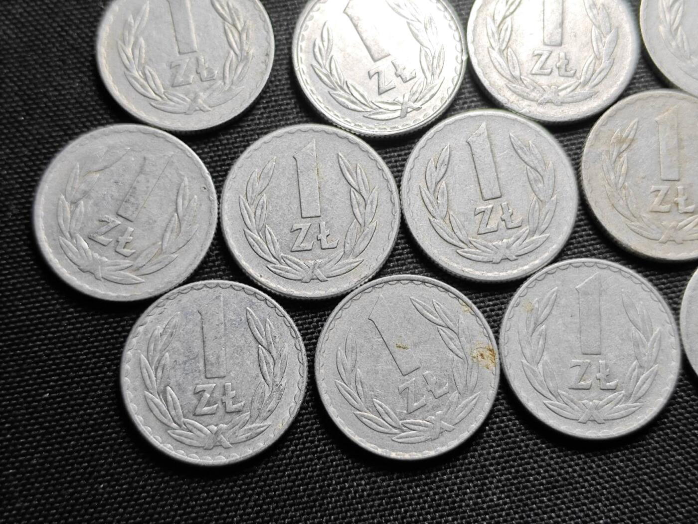 KK钱币收藏小铺   套币专场 2月预留时间 周末发货  波兰1兹罗提一组22枚