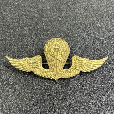 西秦中古拍卖第八十一期  - 泰国越南战争时期 泰国皇家武装力量跳伞证章