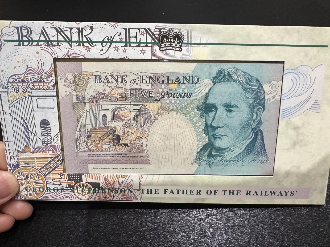 《外钞收藏家》第六百二十期（畅拍场）（长期征集拍品、欢迎藏友们联系合作） 皇家造币厂与英格兰银行出品 E序列5英镑纸币+5镑28克 925银币一起