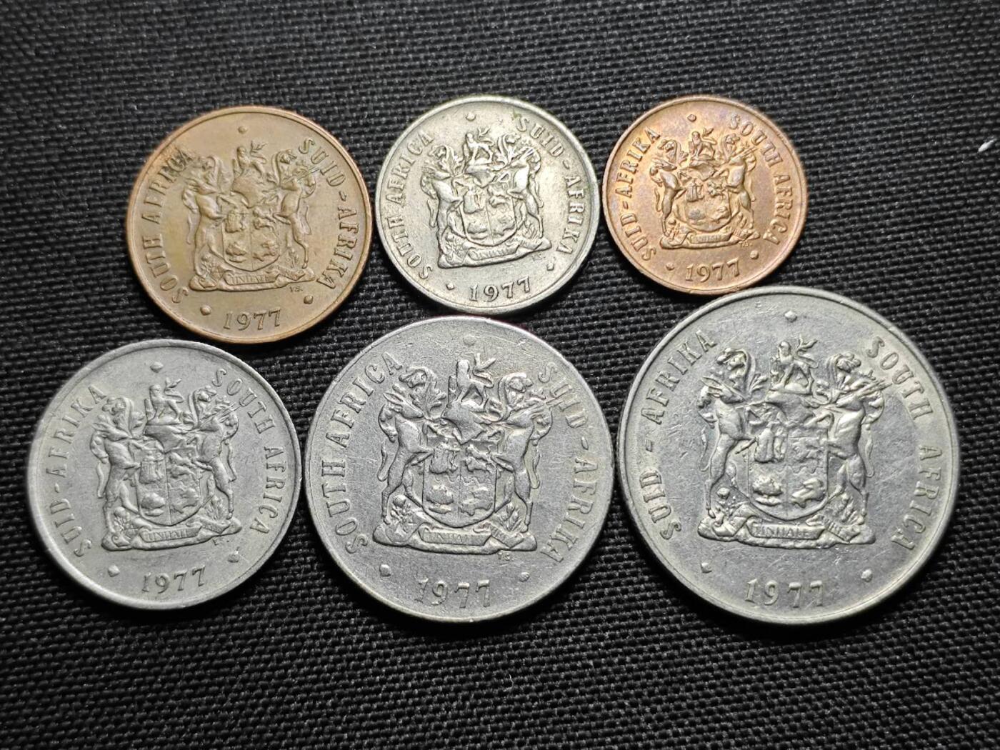 KK钱币收藏小铺   套币专场 2月预留时间 周末发货  1977南非清年6枚套