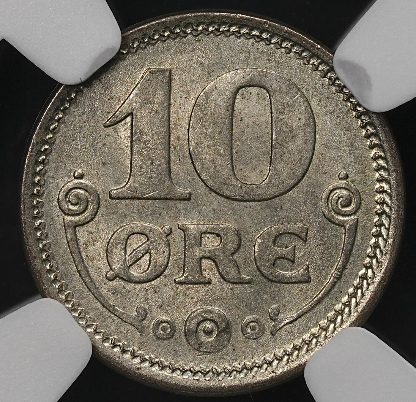 修遠堂世界钱币第109期 NGC评级 丹麦10欧尔银币3枚