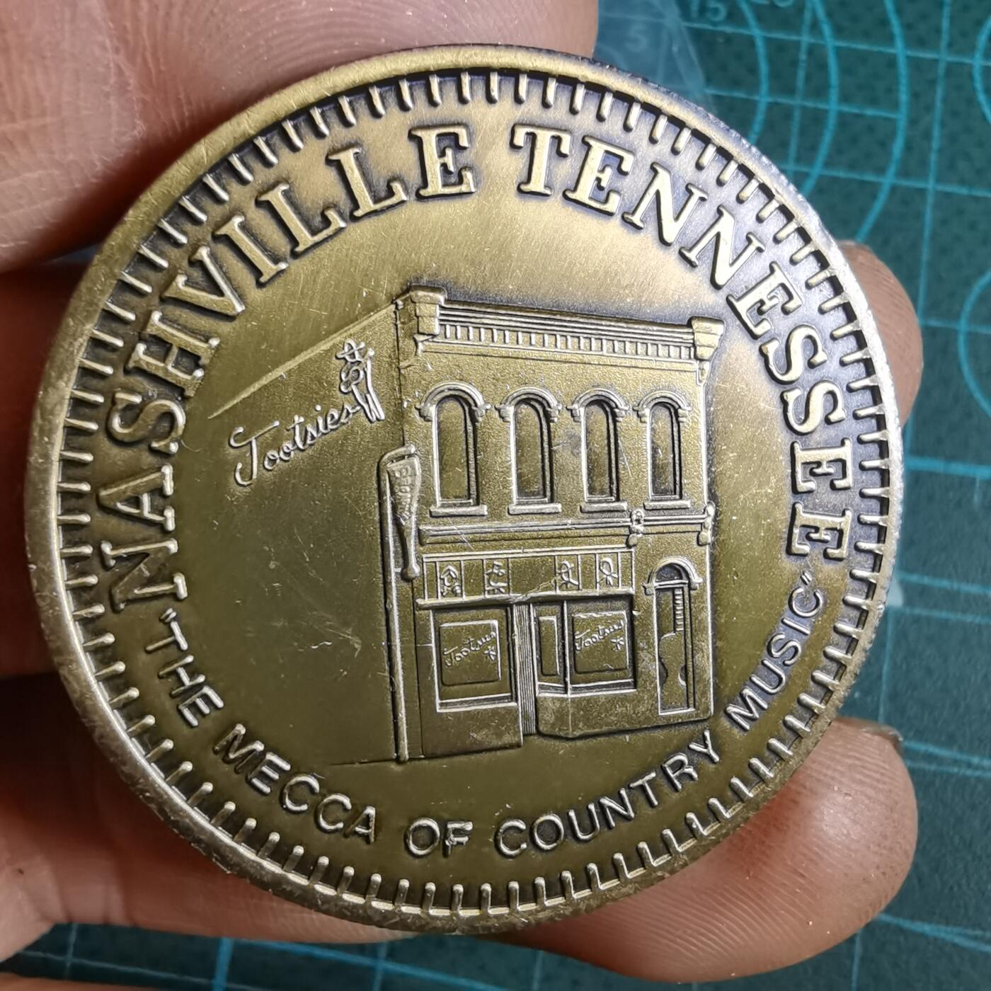 沼泽如烟--第1033场 美国田纳西州纳什维尔Tootsie's Orchid Lounge（图茨兰花酒廊）主题纪念币，并非流通货币，属于旅游纪念章