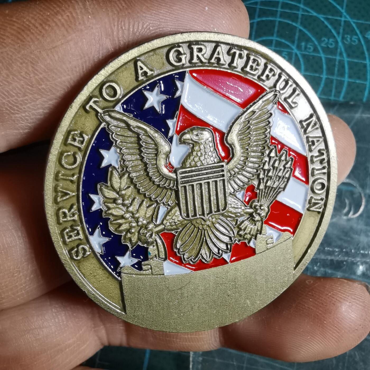 沼泽如烟--第1033场 美国“沙漠风暴”老兵（Desert Veteran）主题的挑战币，主要用于表彰和纪念在海湾战争（Desert Storm/Desert Shield）中服役的美军退伍军人。