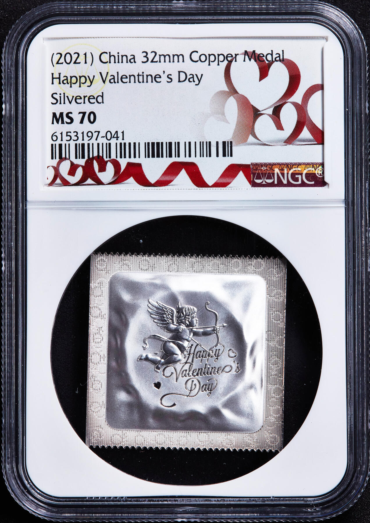 【俄甄集藏】2026年(050)04-01星期三 晚 19:30 全场包邮 中国2021年纪念情人节小雨伞与丘比特造型方形镀银纪念章，NGC MS70，富有创意