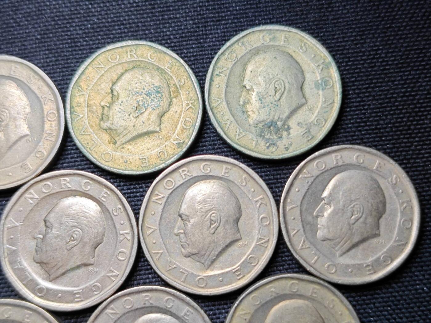 KK钱币收藏小铺   套币专场 2月预留时间 周末发货  挪威10克朗一组18枚 面值180克朗