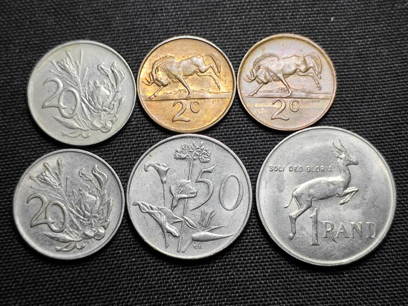 KK钱币收藏小铺   套币专场 2月预留时间 周末发货  1988南非清年6枚