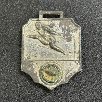 西秦中古拍卖第八十一期  - 不忘历史·抗战收藏 日本明治～大正时代体育运动大会奖章 带指南针 大型