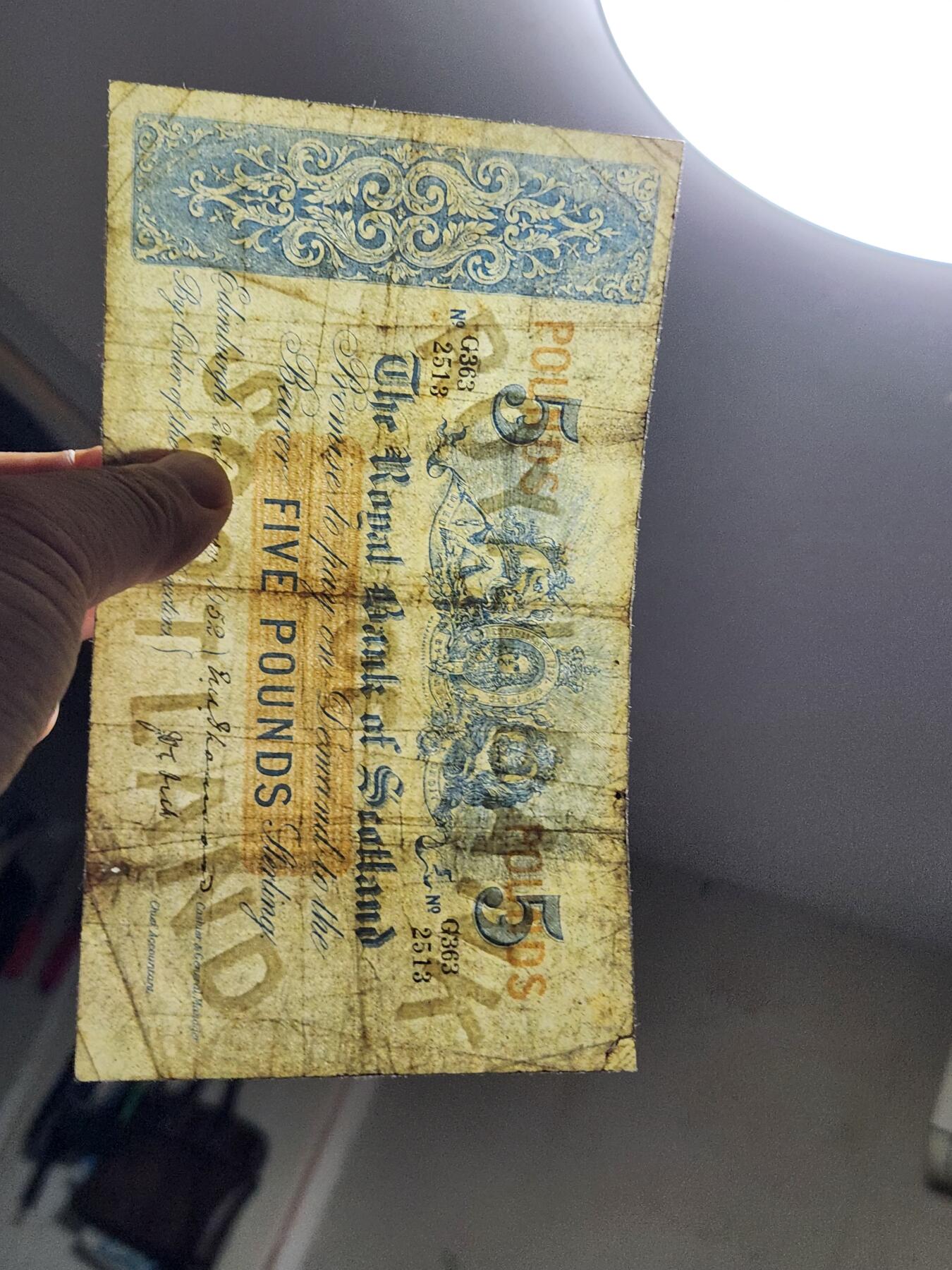 3月25号晚上8点 外国纸币自动截拍第45场 苏格兰皇家银行1952年5镑 稀少 裂口